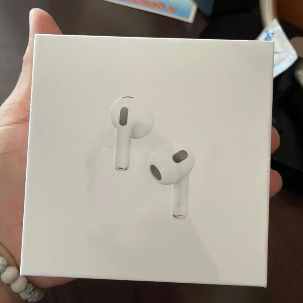 Apple White AirPods Wireless Headset